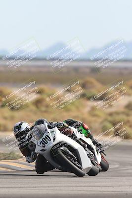 media/Oct-31-2025-CVMA Friday Practice (Fri) [[e9defcbea4]]/3-Racer 2 Practice/Session 5 (Turn 4)/